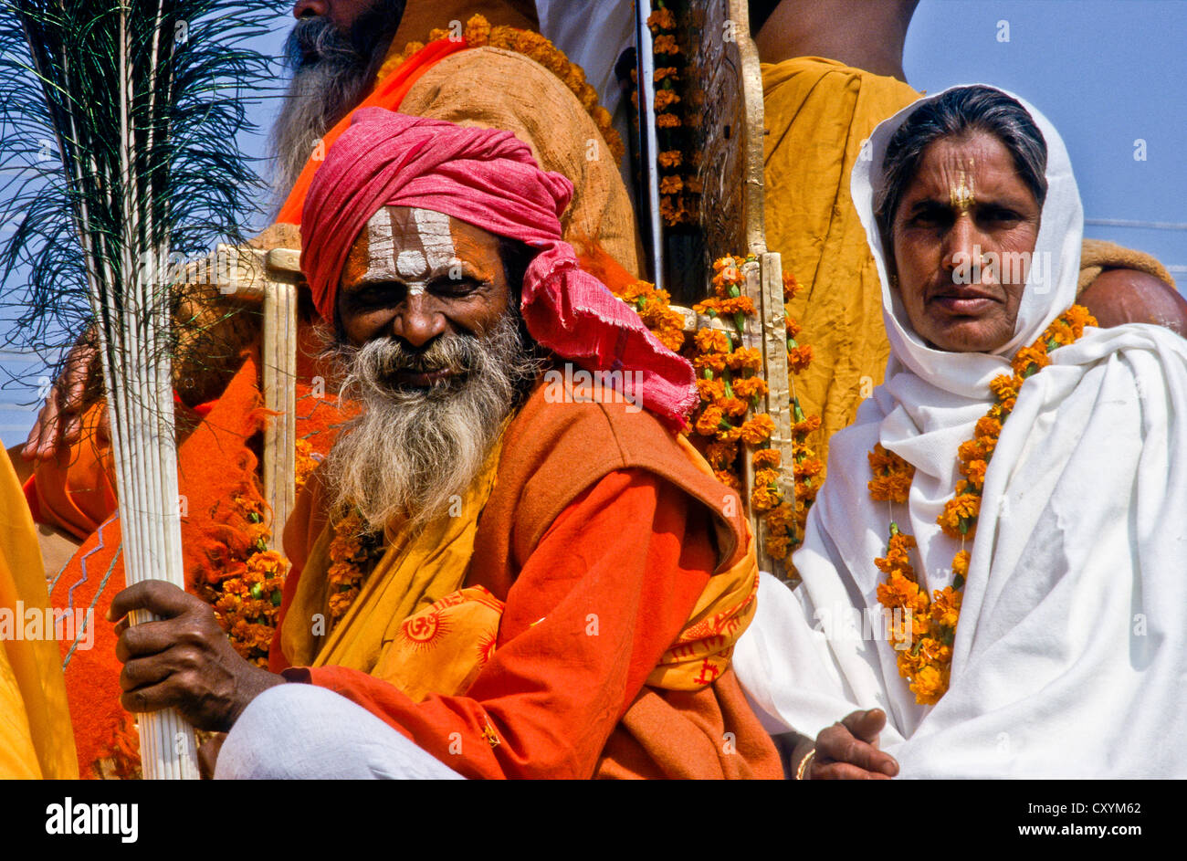 Sadhus, saints hommes, au terrain du festival du Maha Khumba Mela, Allahabad, Inde, Asie Banque D'Images