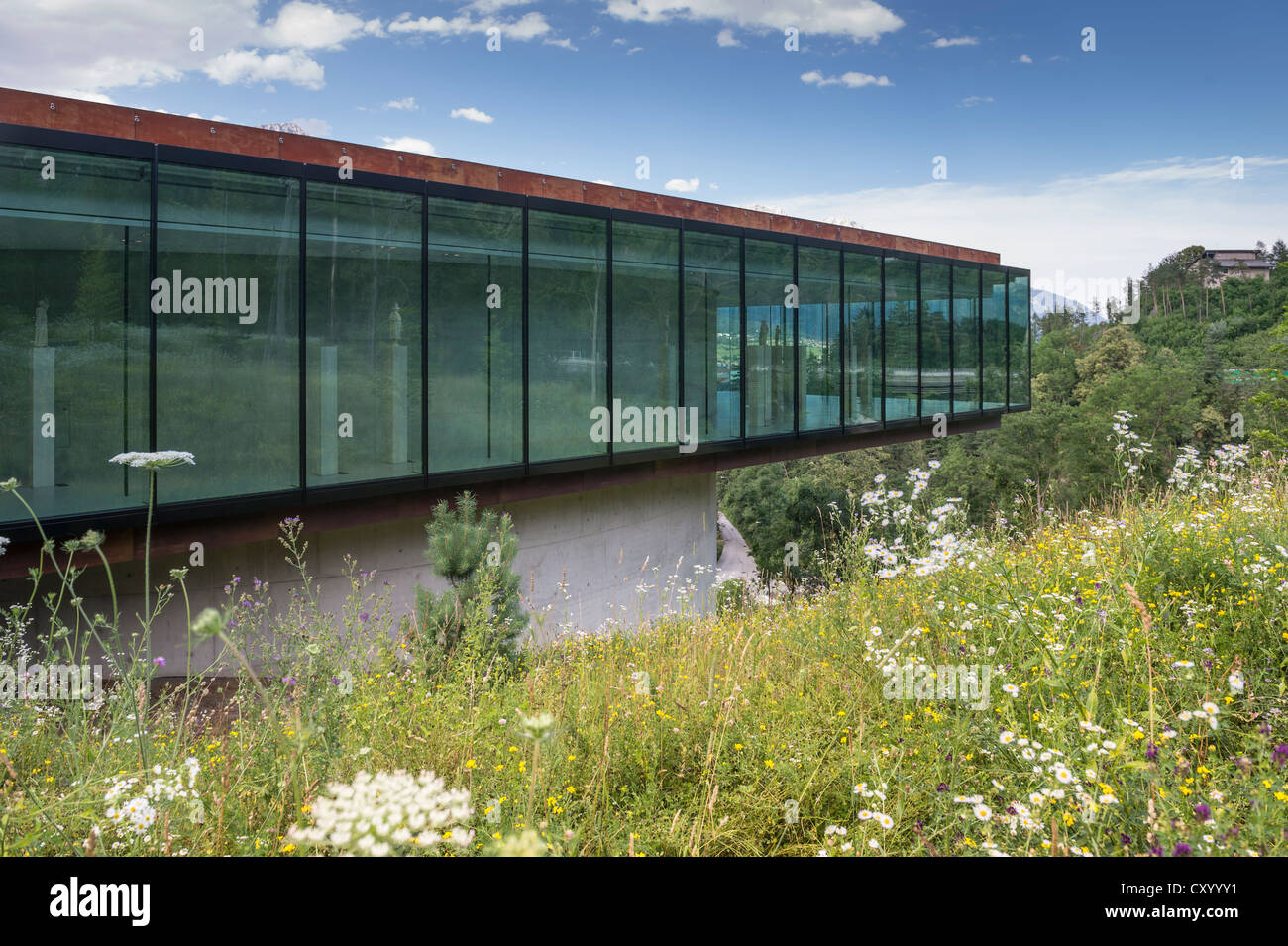 Vue arrière avec la façade en verre, 'Tirol Panorama' Museum, à Innsbruck, Bergisel, Tyrol, Autriche, Europe, PublicGround Banque D'Images