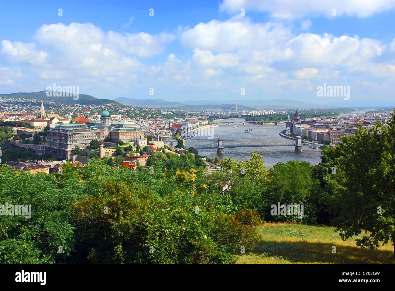 Budapest, Hongrie, vue panoramique sur le Danube et de Bada et ravageur. Banque D'Images