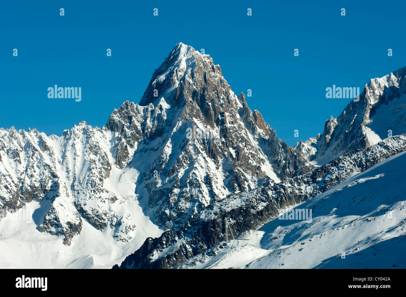 Aiguille du Chardonnet montagne en hiver, Chamonix, Haute Savoie, France,  Europe Photo Stock - Alamy