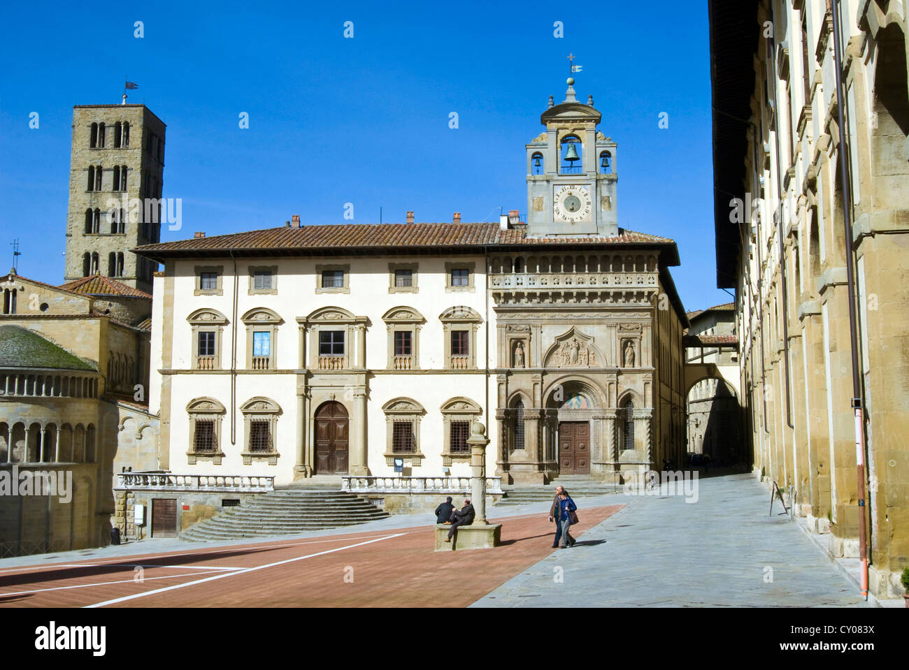 Fraternita dei Laici et église de Santa Maria della Pieve, Piazza Vasari ou Piazza Grande, Arezzo, Toscane, Italie Banque D'Images