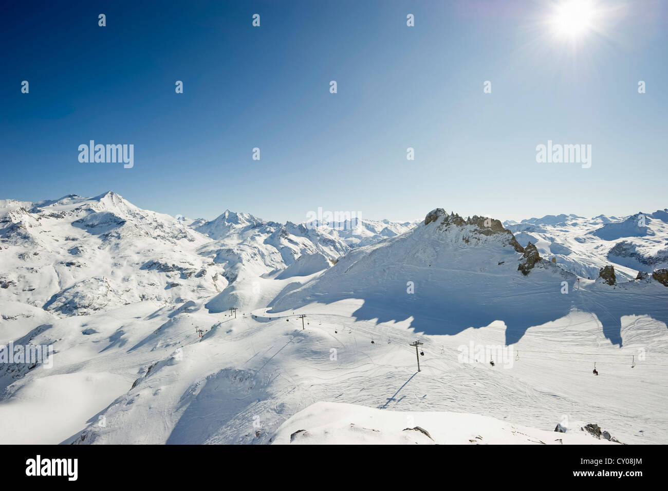 Paysage de montagne couverte de neige, Tignes, Val d'Isère, Savoie, Alpes, France, Europe Banque D'Images