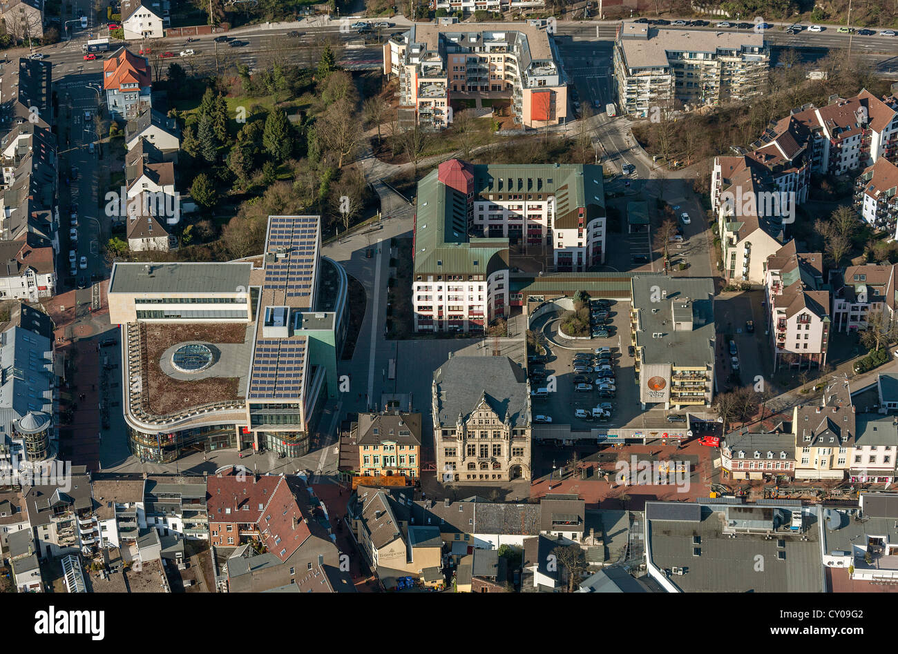 Vue aérienne, la Caisse d'épargne, Mittelstrasse, centre communautaire, Ancien hôtel de ville, nouvelle Mairie, Hilden, Rhineland Banque D'Images