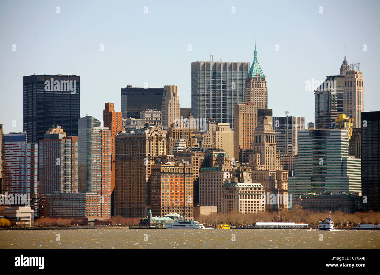 New York City skyline vu de Liberty Island, New York City, New York, United States, Amérique du Nord Banque D'Images