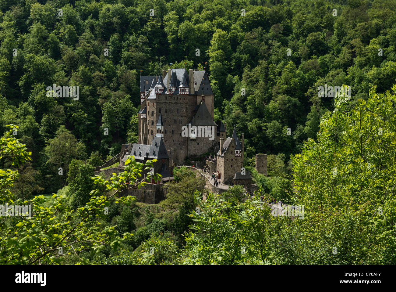 Le château de Burg Eltz, château perché, 12e siècle, la vallée de Elz, Wierschem, Eifel, Rhénanie-Palatinat Banque D'Images