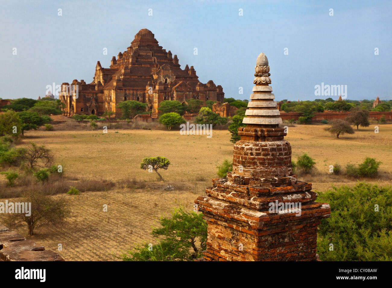Le 12e siècle DHAMMAYANGYI PAHTO ou temple est le plus grand de Bagan et a probablement été construit par Narathu Banque D'Images