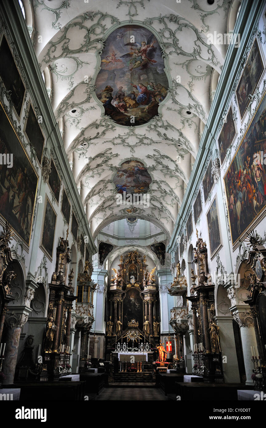 Vue de l'intérieur, nef, Église Saint Pierre, 1760-66, style rococo, repensé, St Peter's district, province de Salzbourg, Salzbourg Banque D'Images