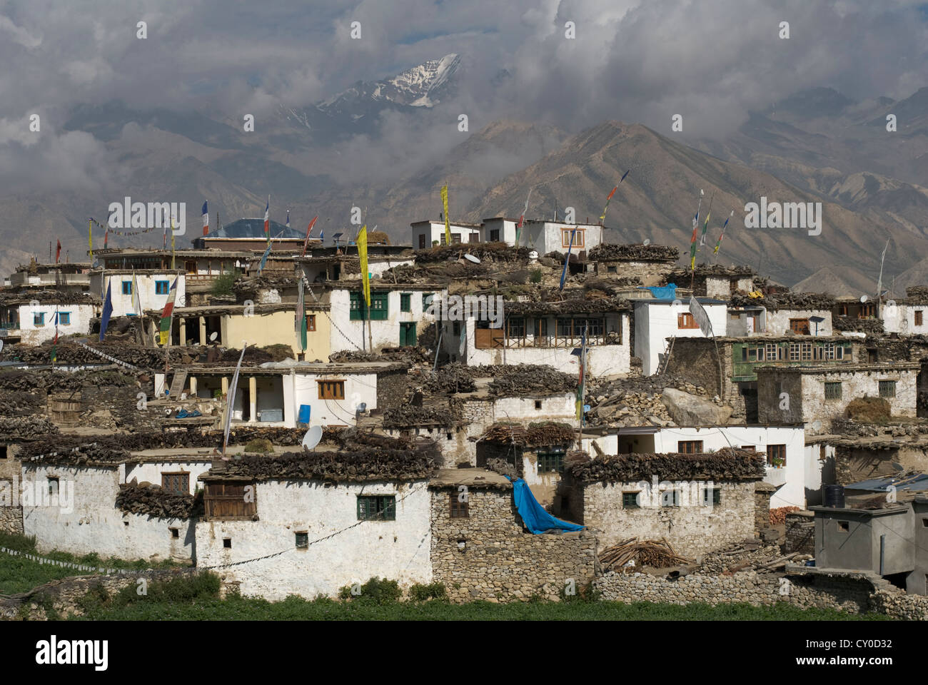 Le village de Nako perché dans la région himalayenne de Kinnaur, dans le Nord de l'Inde Banque D'Images