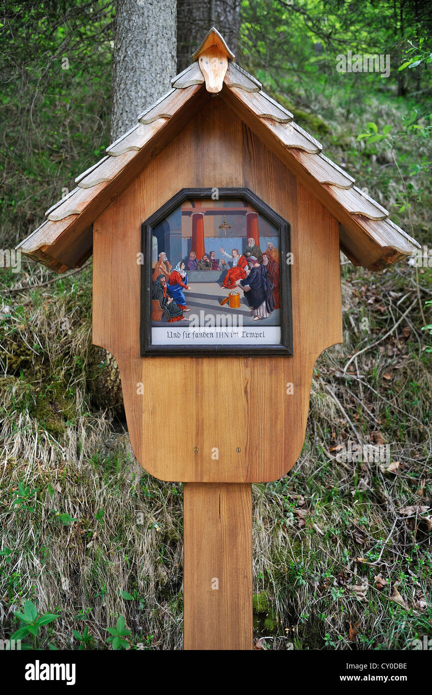 Image de la 5ème gare de la Croix, et ils le trouvèrent dans le Temple, Ramsau, Bavière Banque D'Images