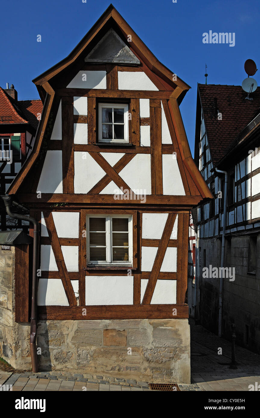 À colombages étroite maison de Franconie, Kirchgasse, Altdorf, Franconia, Bavaria Banque D'Images