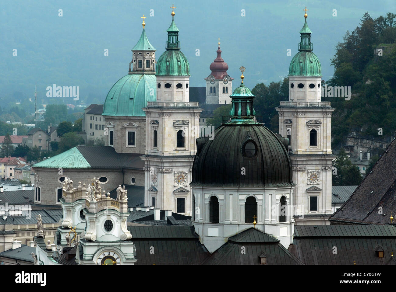 Vue panoramique, vue sur la collégiale, dômes, clochers, Salzburg, Autriche, Europe Banque D'Images