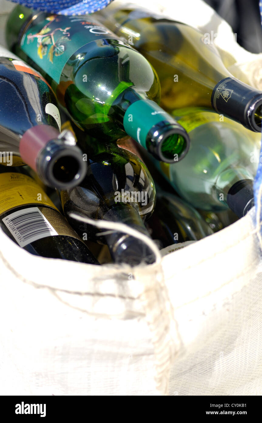 Sac de bouteilles pour être recyclés Banque D'Images
