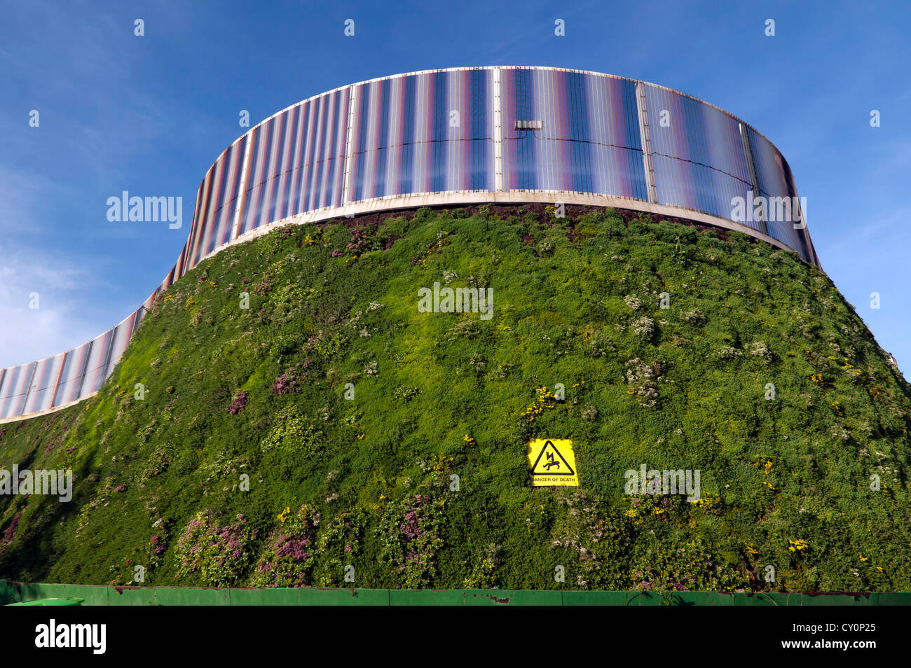 L'accès et l'arbre de ventilation déguisée pour la galeries souterraines dans le parc olympique, Stratford. Banque D'Images