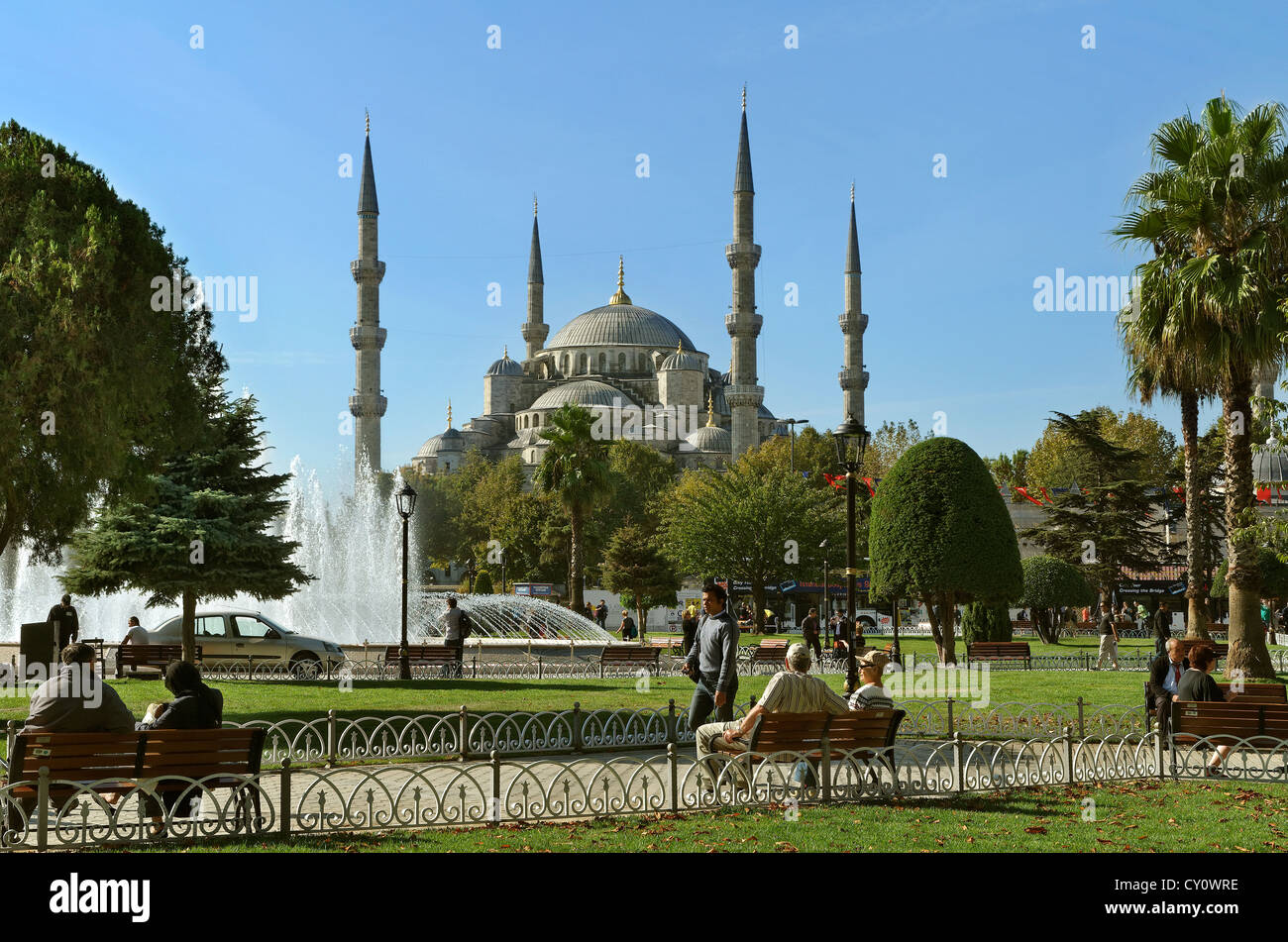 Alman Fountain Park et de la Mosquée Bleue, Sultan Ahmet, Istanbul, Turquie Banque D'Images