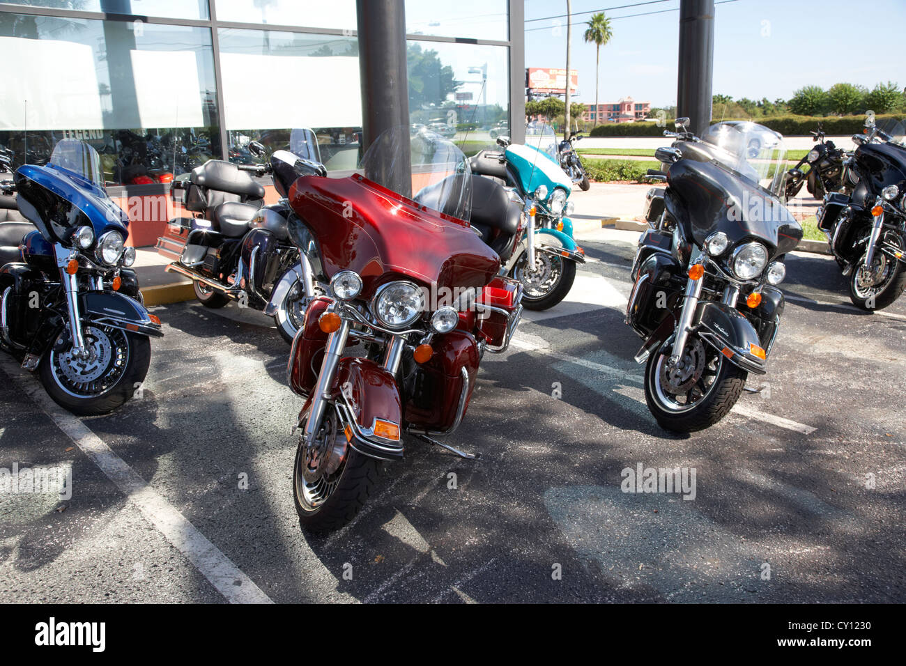 Motos Harley Davidson touring electra glide y compris en dehors de Orlando Floride usa Banque D'Images