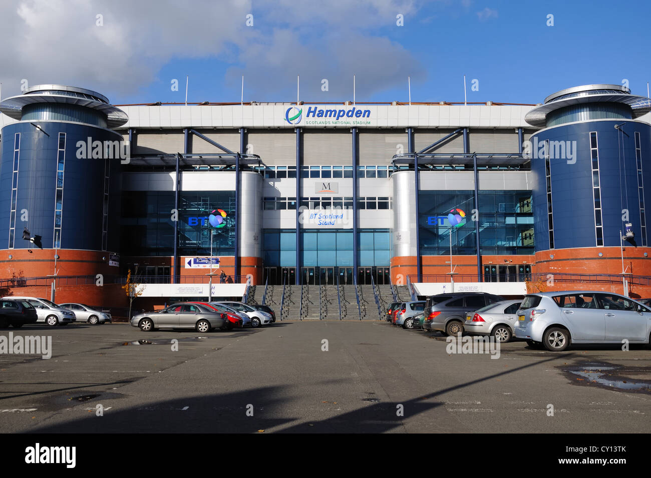 Tribune sud du stade Hampden Park à Mount Washington, Glasgow, Scotland, UK Le stade est utilisé par l'équipe de football écossais. Banque D'Images