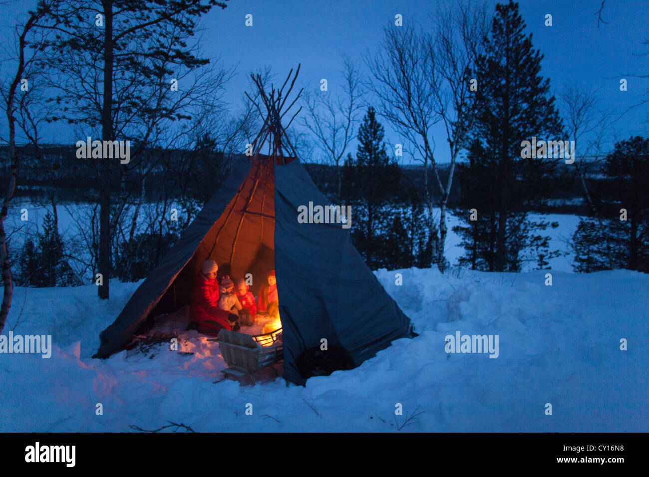 Les samis en camping dans le nord de la Finlande Banque D'Images