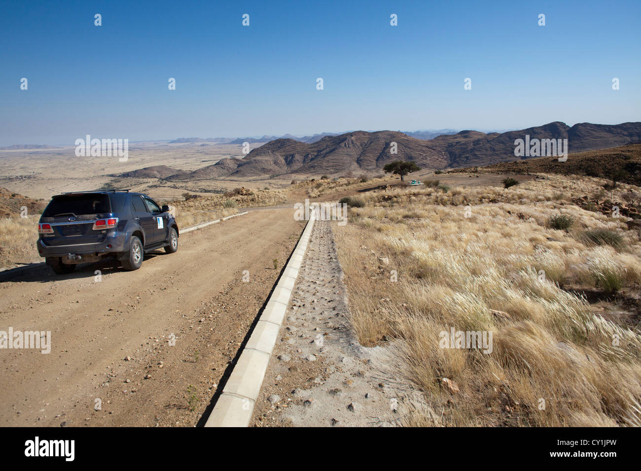 Route principale dans le sud de la Namibie. Banque D'Images