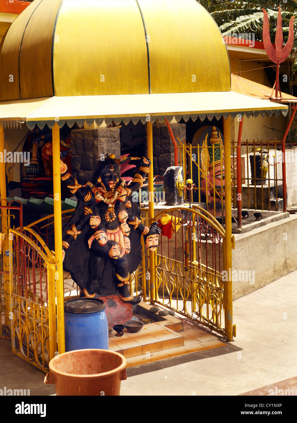 Medine Maurice dieu hindou et Kali au Tamil Temple Hindou pour les travailleurs de la canne à sucre de tantrique Maha Kali Temple Tookay Banque D'Images
