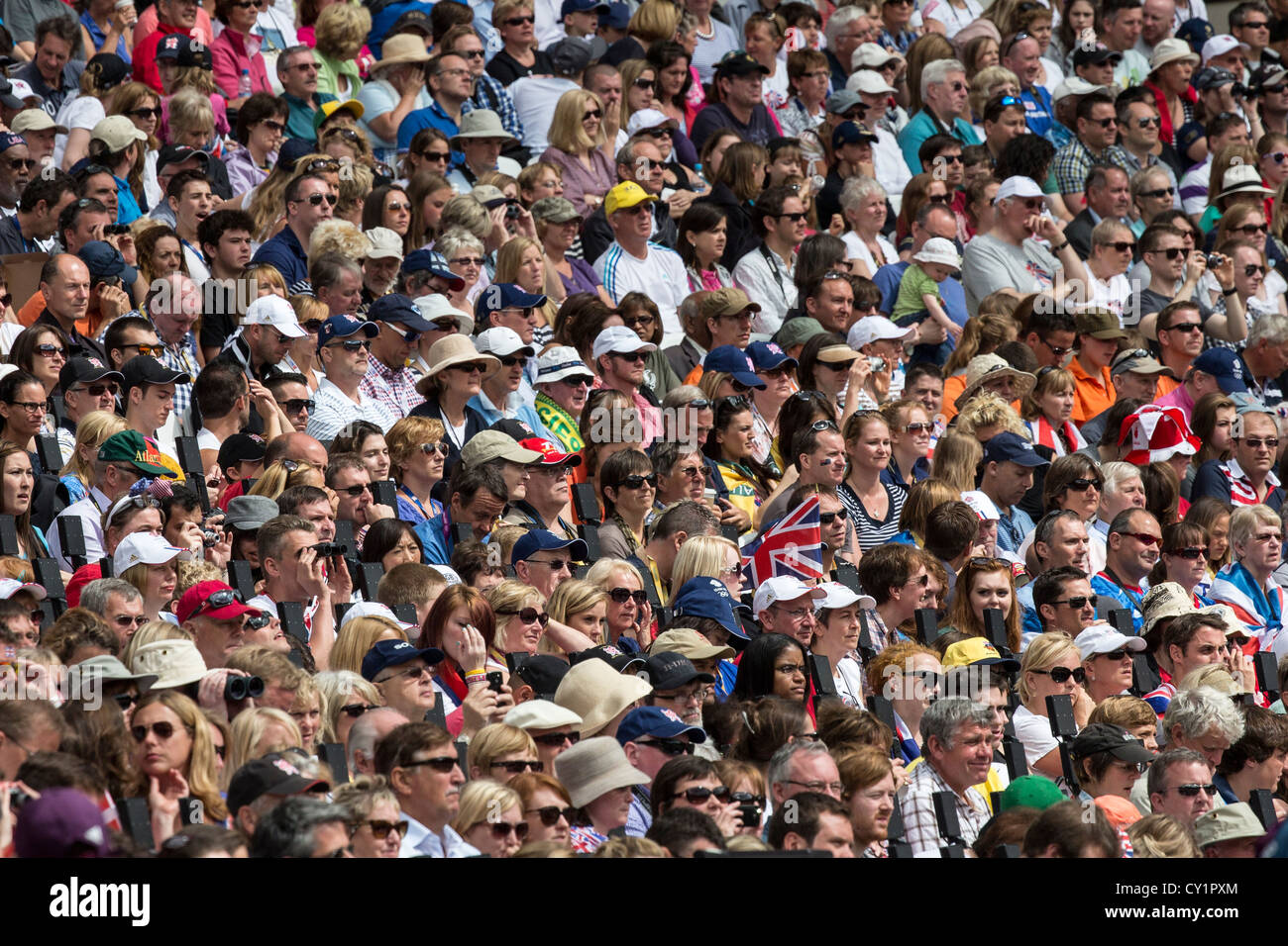 Les fans anglais de regarder l'athlétisme aux Jeux Olympiques d'été, Londres 2012 Banque D'Images