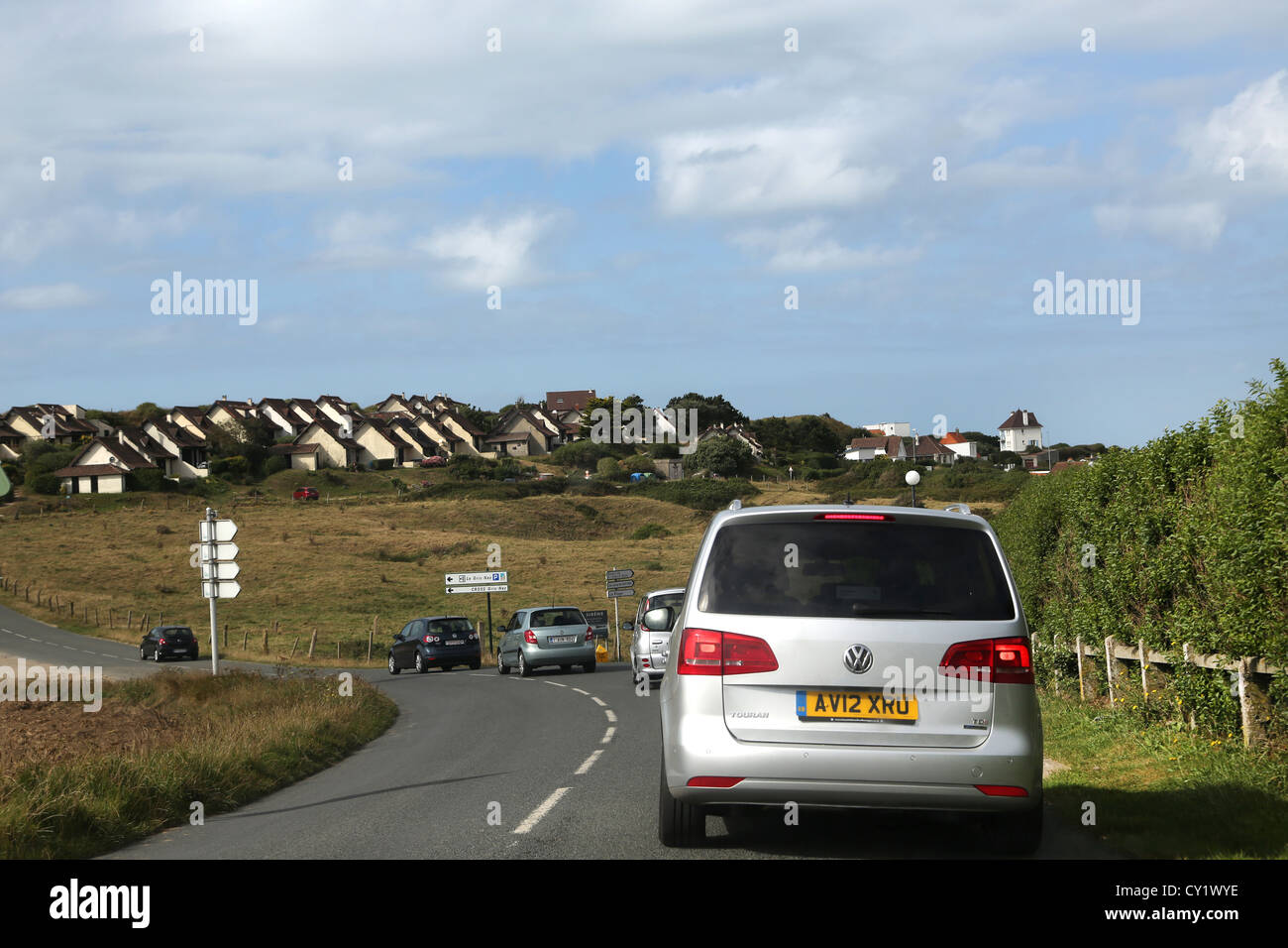 Cap Gris Nez Cote d'opale Pas de Calais France voitures sur la route Banque D'Images