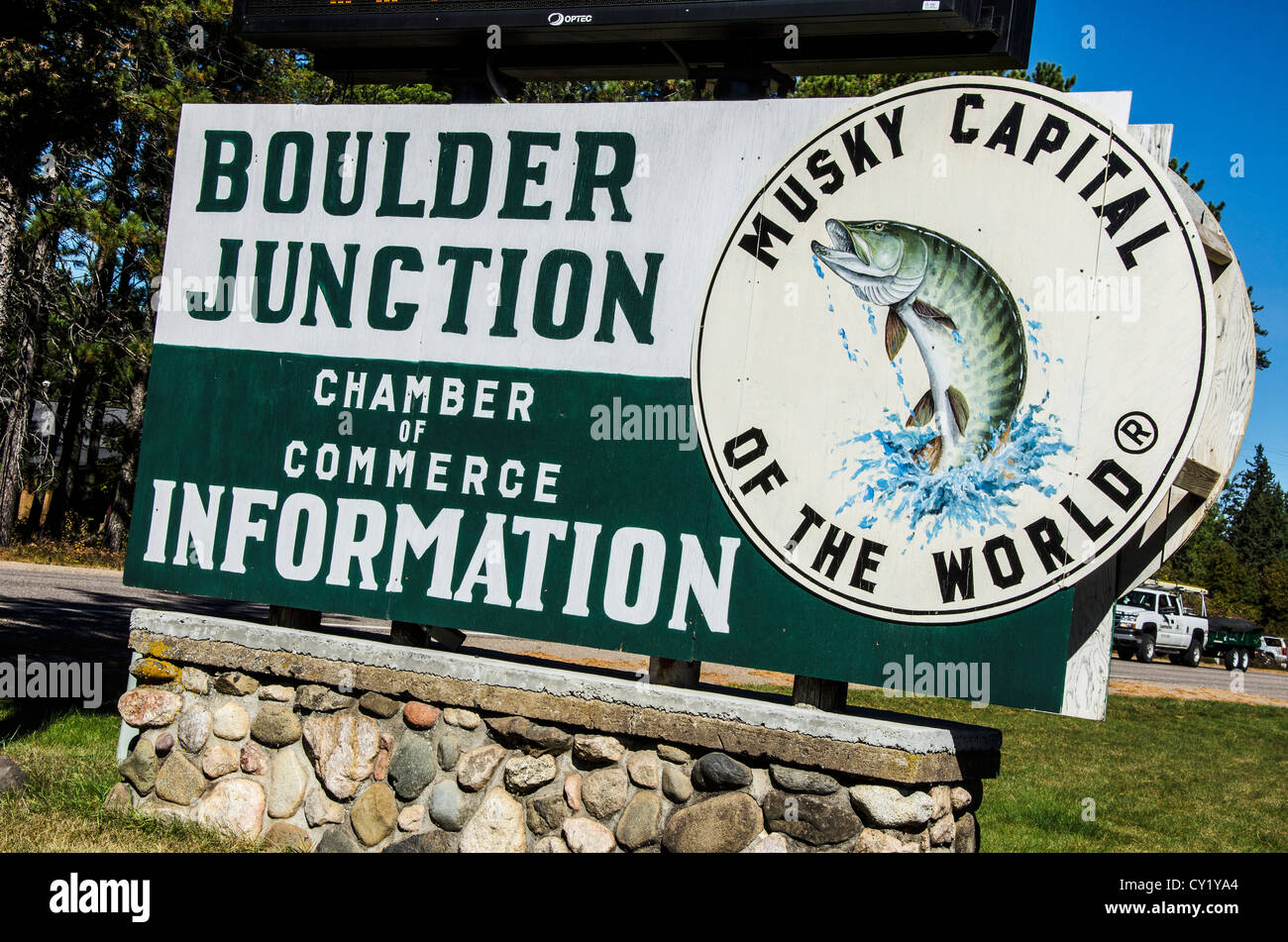 Panneau de bienvenue à Boulder Junction, le musqué, capitale du monde, dans le Northwoods du Wisconsin Banque D'Images