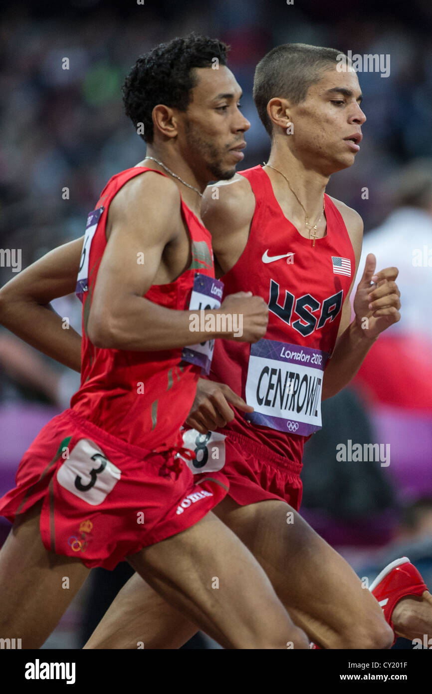 Abdalaati Iguider (MAR) et Matt Centrowitz (USA) en compétition dans l'épreuve du 1500m au premier tour des Jeux Olympiques d'été Banque D'Images