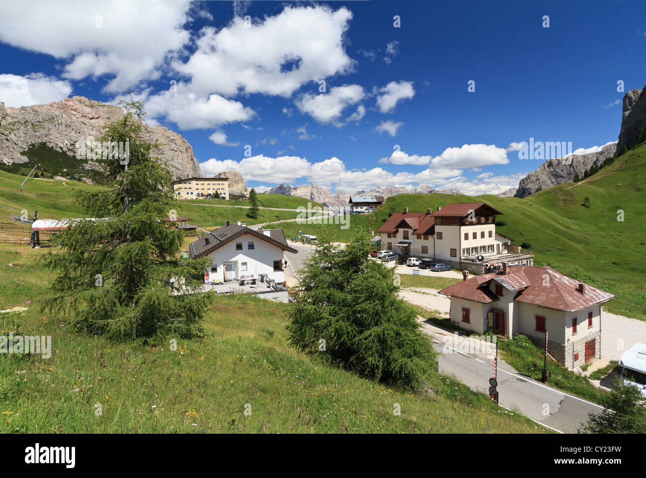 Vue d'été de Gardena pass, Trentin-Haut-Adige, Italie Banque D'Images