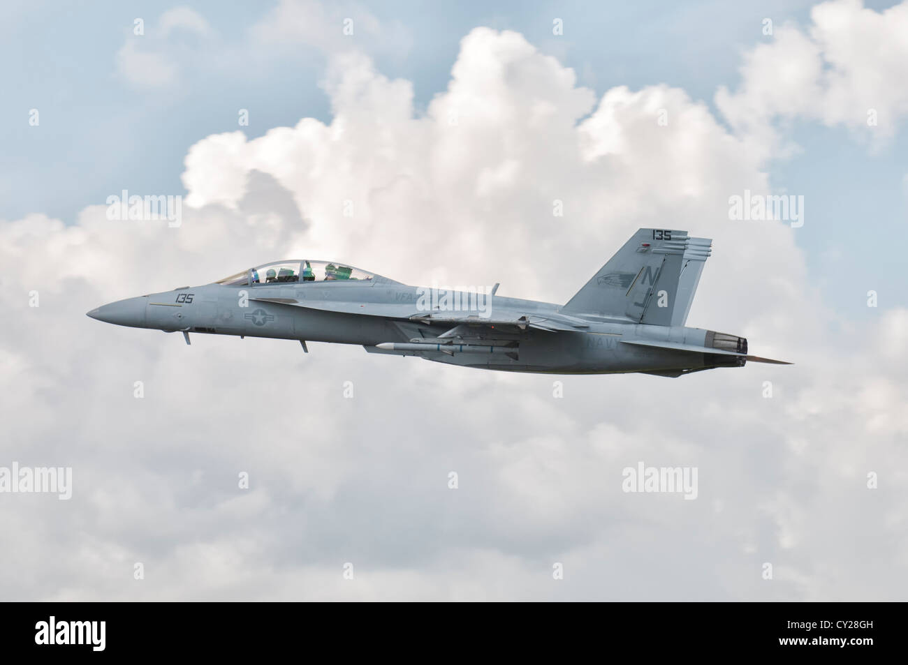 Boeing F/A-18F Super Hornet 166790 NJ-135 démontre au 2012 Royal International Air Tattoo à Fairford RAF Banque D'Images