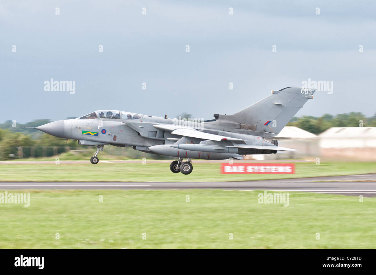 Panavia Tornado Gr4A ZA369 / 003 de 15 Squadron de la Royal Air Force décolle à l'Royal International Air Tattoo 2012 Banque D'Images