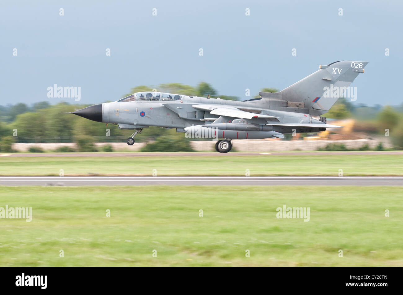 Panavia Tornado Gr4 GR4A ZA461 de 15 Squadron de la Royal Air Force décolle à l'Royal International Air Tattoo 2012 Banque D'Images