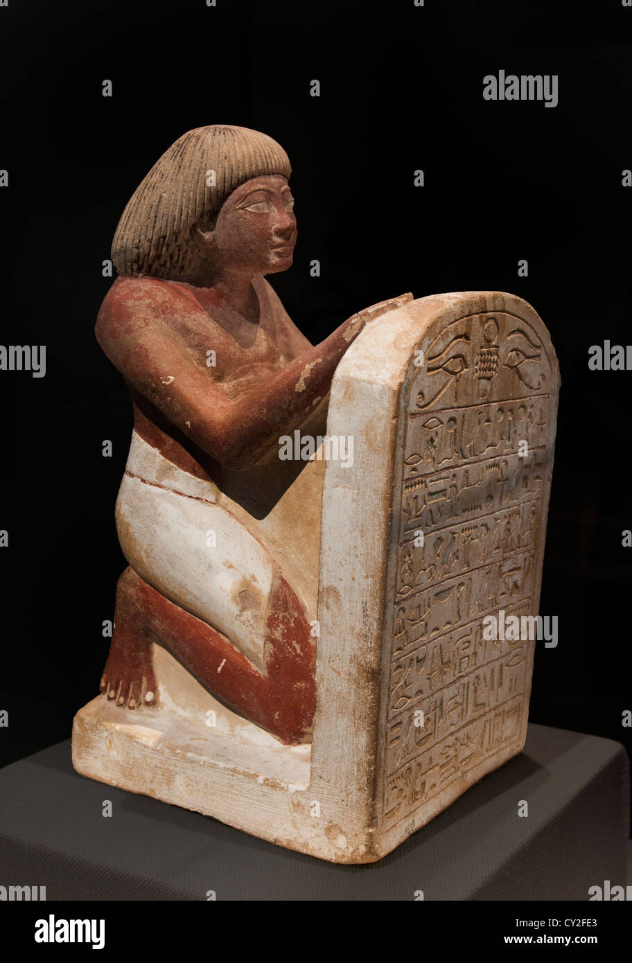 Statue de Roy scandant l'hymne solaire écrit sur Sa stèle, Amenhotep II g 18 1427-1400 Dynasty BC Amenhotep I Égypte calcaire Banque D'Images
