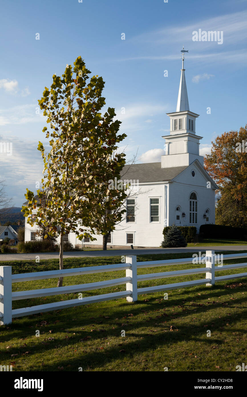 Congregational Church à Craftsbury Common, Vermont. Automne Banque D'Images