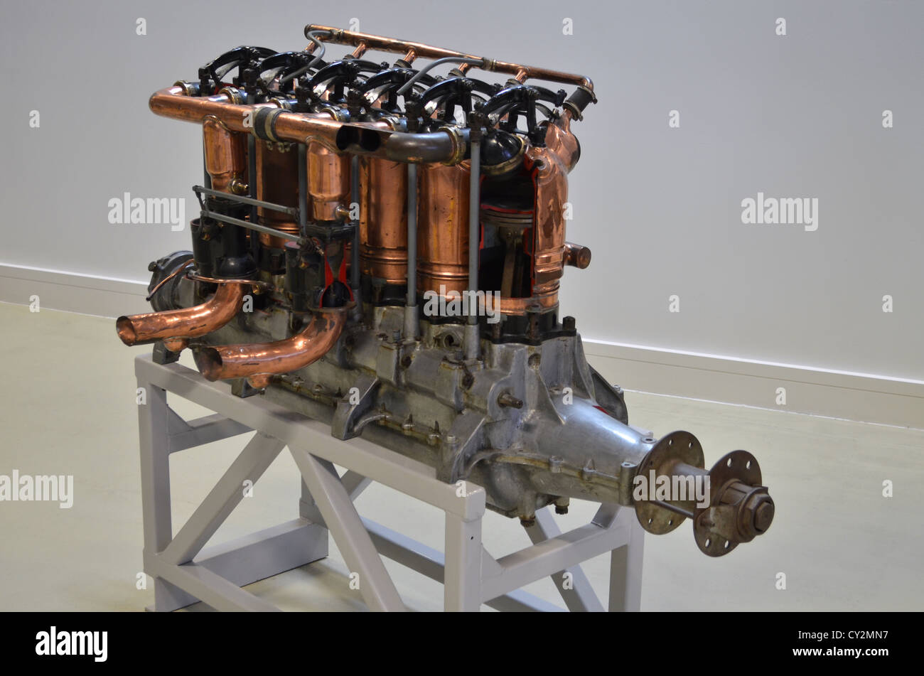 Beardmore 160ch 6 cylindres moteur aero sur l'affichage à l'espace aérien de Duxford Banque D'Images