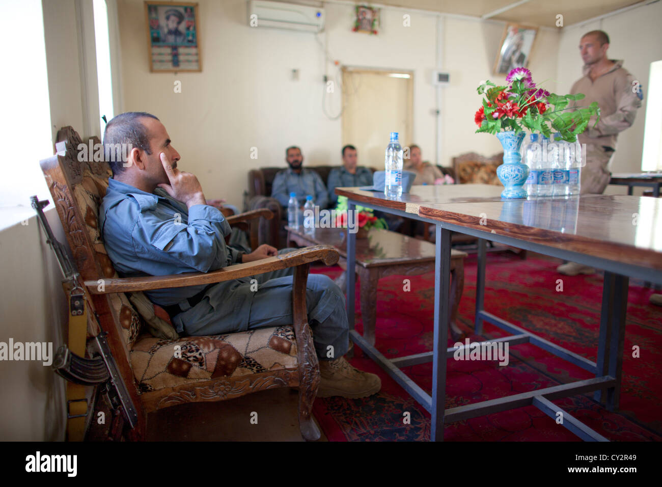 La formation des mentors de la police néerlandaise des policiers afghans dans la région de Kunduz. Banque D'Images