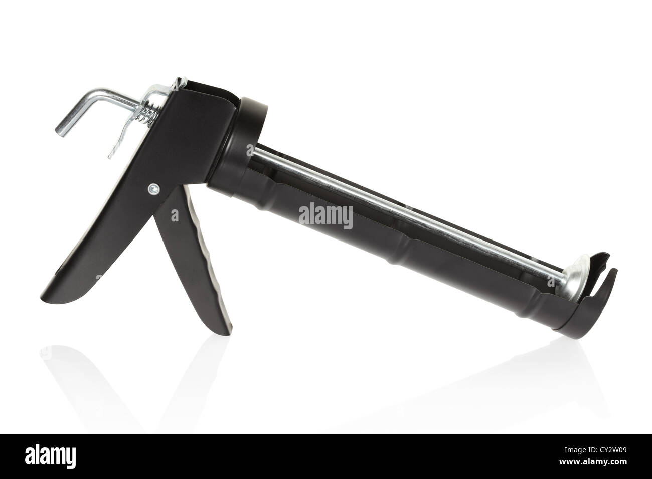 Pistolet de calfeutrage tool isolé sur blanc, chemin de détourage inclus Banque D'Images