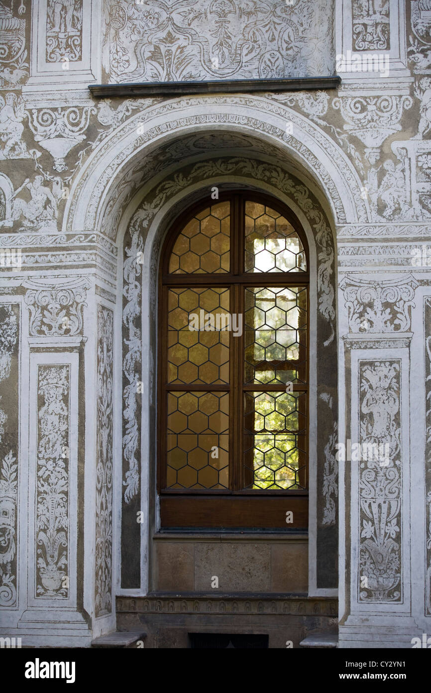 L'une des nombreuses entrées au Château de Prague plus grand château dans le monde Banque D'Images