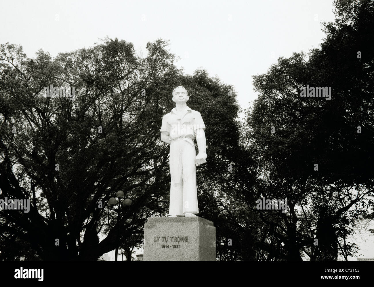 La photographie de voyage - Statue de Ly Tu Trong révolutionnaire vietnamien à Hanoi au Vietnam en Indochine Asie du Sud-Est Extrême-Orient. Sculpture Banque D'Images