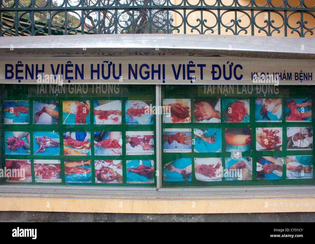 Photos d'une campagne de sensibilisation sur les dangers de l'avertissement de pétards, Hanoi, Vietnam Banque D'Images