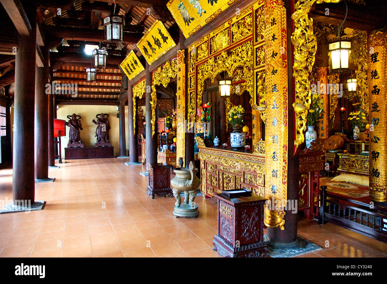 Entrée de la Pagode Truc Lam, député de l'Île, Vietnam Tre Banque D'Images