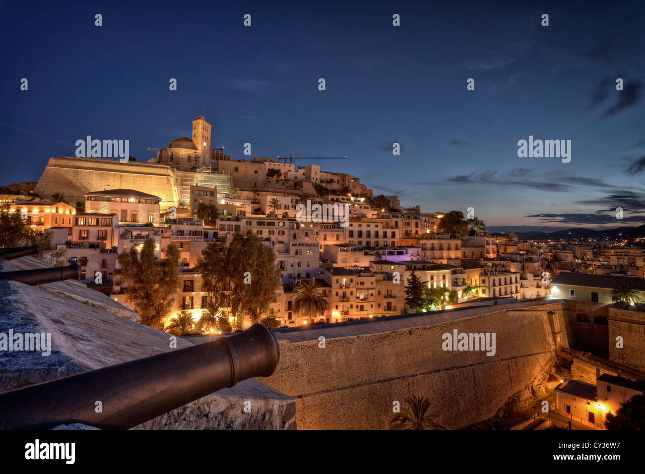L'Espagne, Îles Baléares, Ibiza, vue de la vieille ville d'Ibiza (UNESCO site), et de Dalt Vila Banque D'Images
