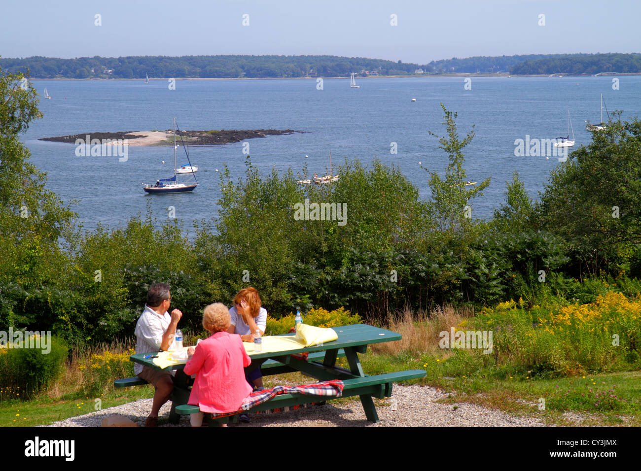 Portland Maine,Casco Bay,Eastern Promenade Park,pittoresque,pelouse,famille parents parents enfants enfants,pique-nique,ME120825052 Banque D'Images