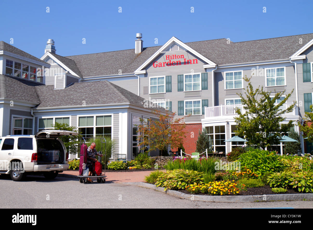 Maine,Nord-est,Nouvelle-Angleterre,Freeport,Hilton Garden Inn,motel,hôtel hôtels hébergement inn motel motels,avant,extérieur,entrée,paysage,homme m Banque D'Images