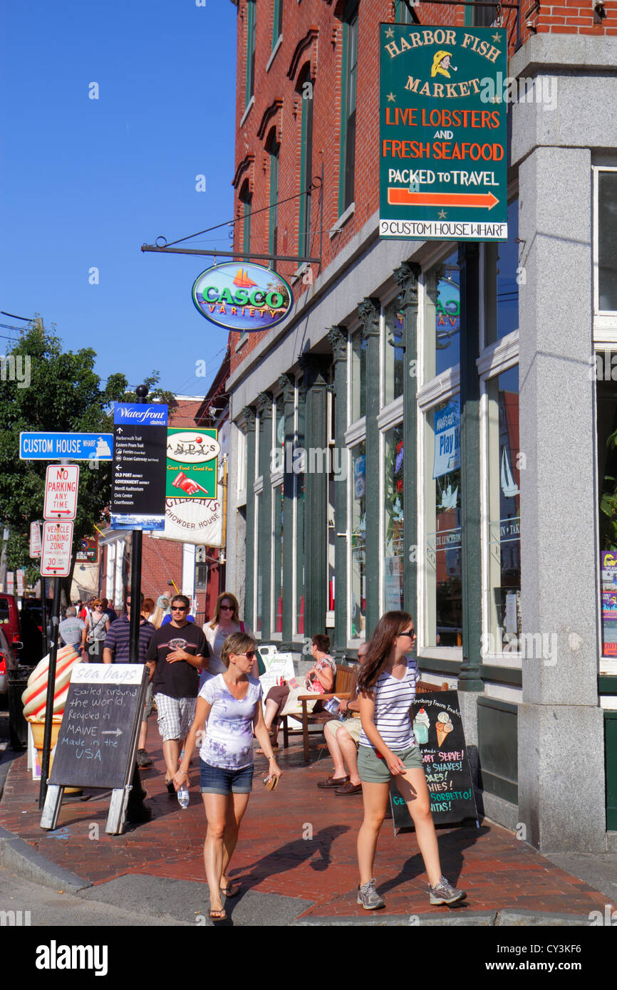 Portland Maine, quartier historique du Vieux Port, Congress Street, Casco Variety, shopping shopper shoppers magasins marché marchés achats vendre Banque D'Images