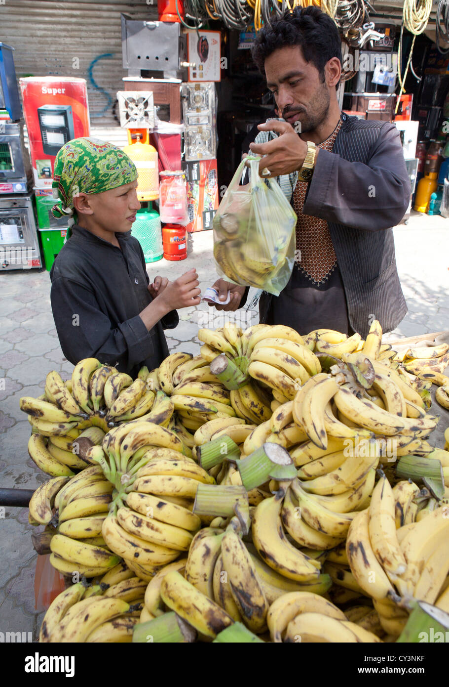 Boutique de bananes à Kaboul Banque D'Images