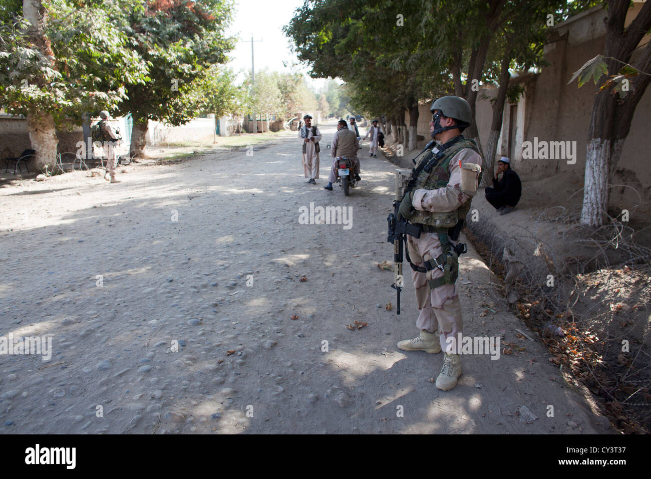 En patrouille militaire néerlandais dans la province de Kunduz, Afghanistan Banque D'Images