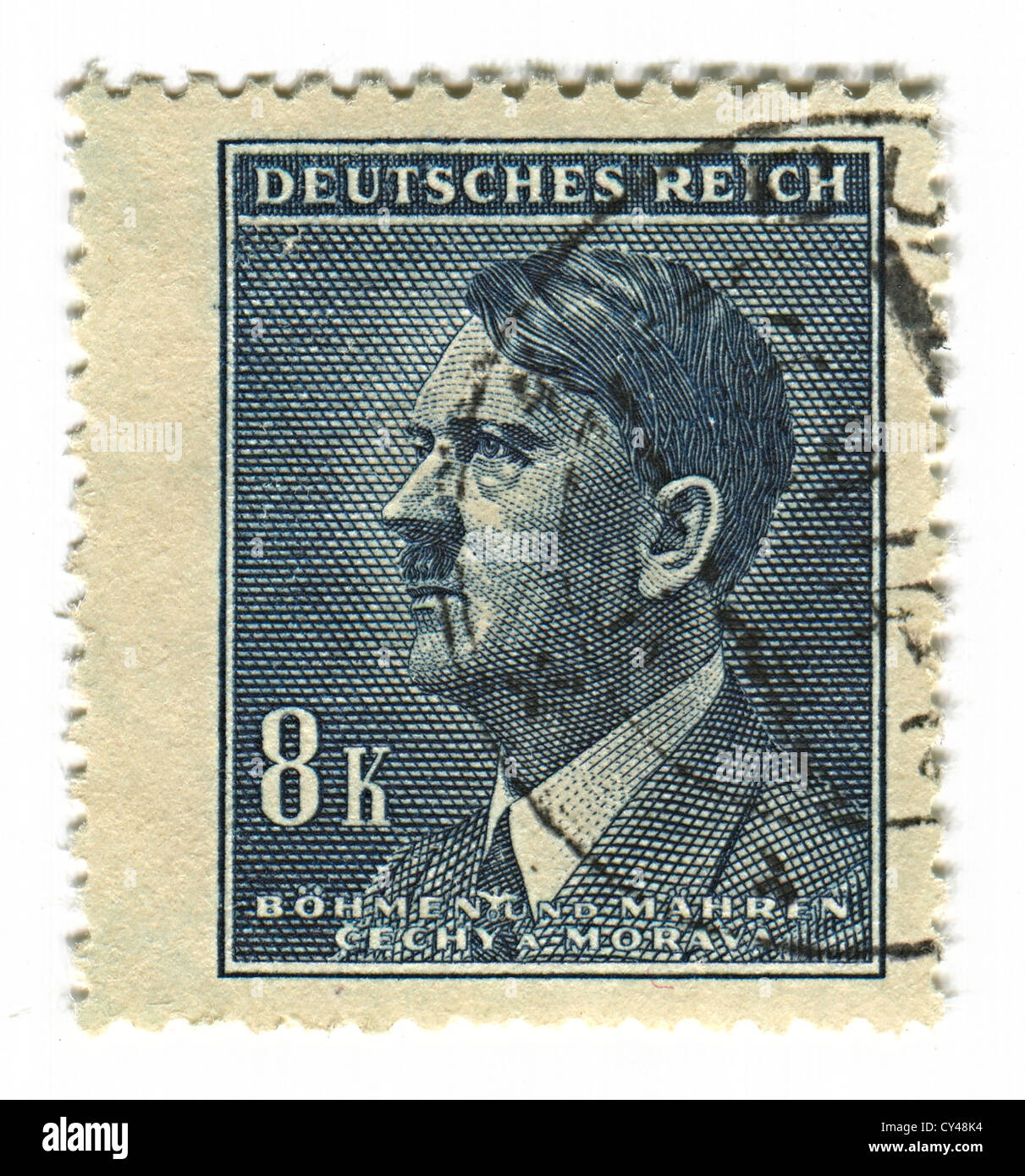 Allemagne - circa 1943 : timbre imprimé en Allemagne montre image d'Adolf Hitler était un homme politique allemand. Banque D'Images
