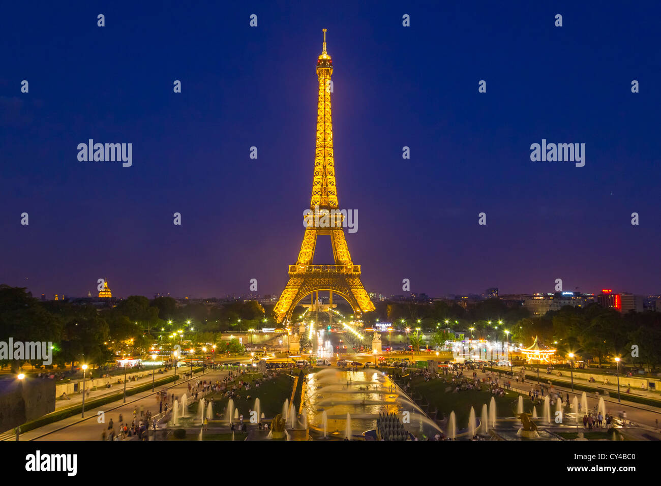Tour Eiffel la nuit, Paris France Banque D'Images