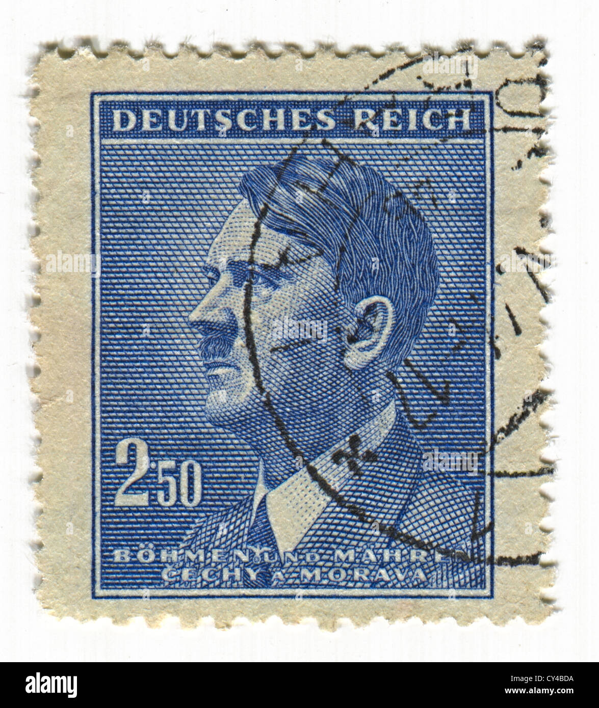 Allemagne - circa 1943 : timbre imprimé en Allemagne montre image d'Adolf Hitler était un homme politique allemand. Banque D'Images