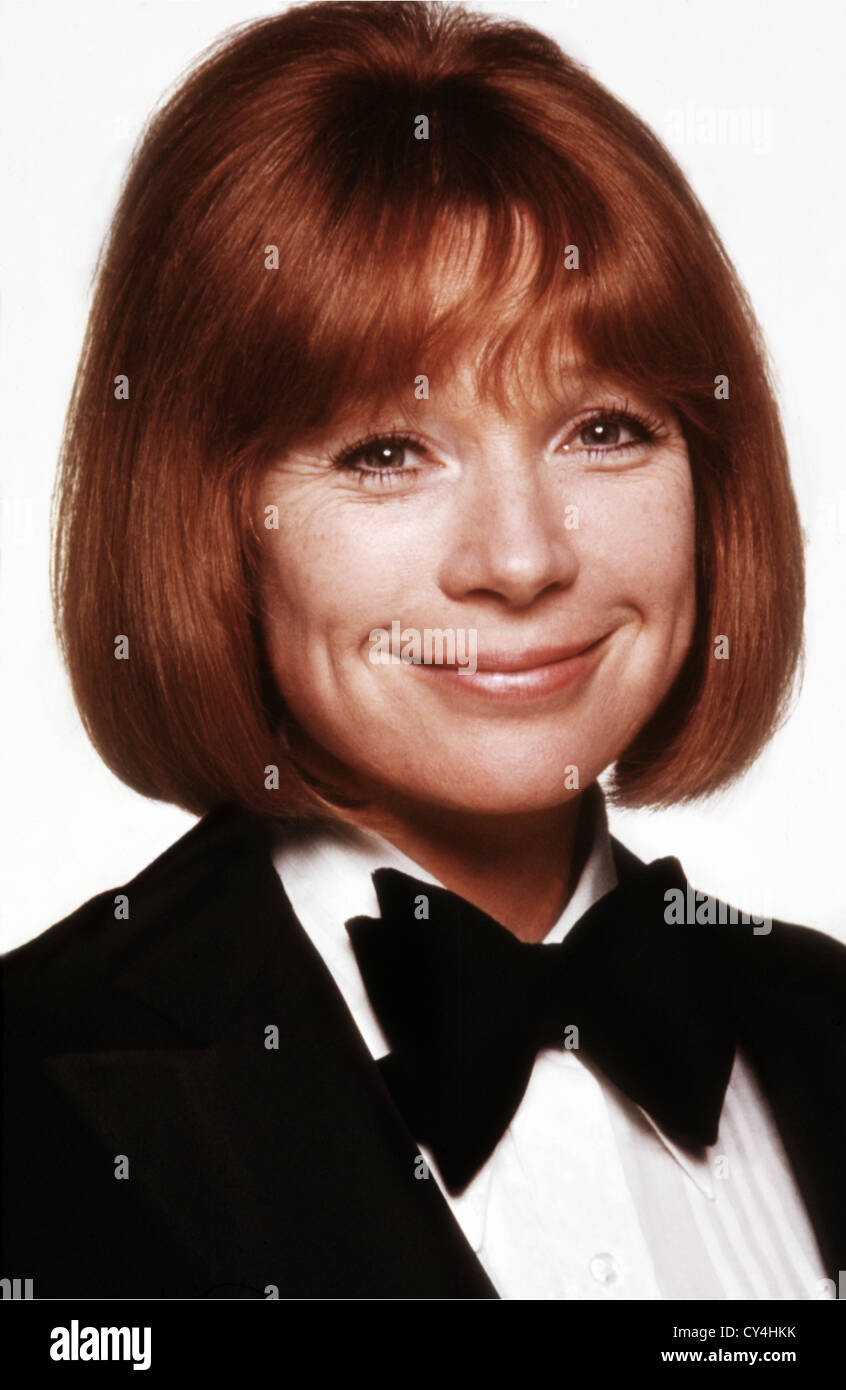 SHIRLEY MACLAINE (portrait) SYML 002 COLLECTION MOVIESTORE LTD Banque D'Images